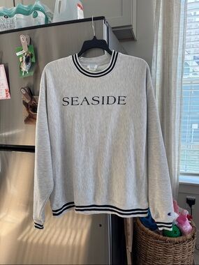 Champion SEASIDE Crewneck Sweatshirt in Light Grey with Navy Trim